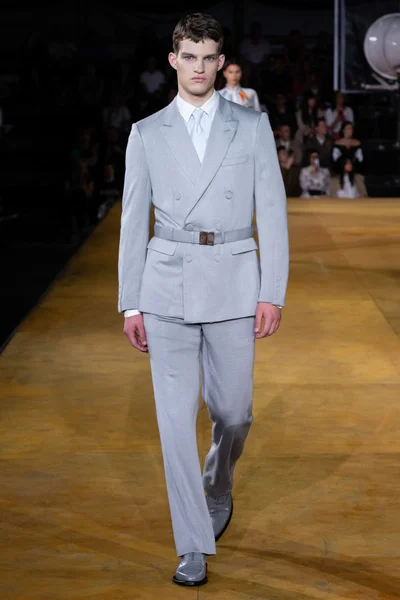Look 9